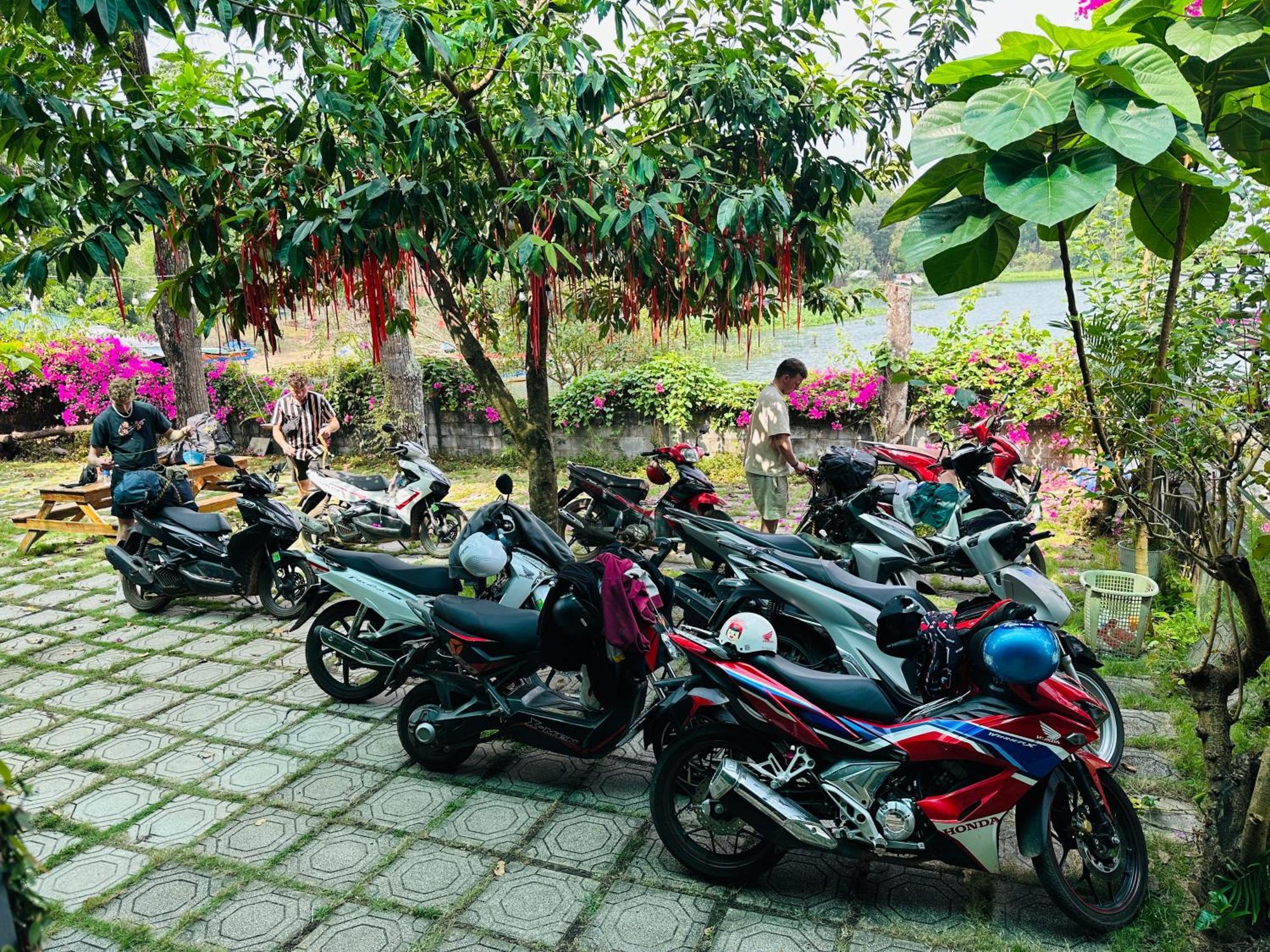 Ben Ho Homestay Xa Gia Tan Eksteriør bilde